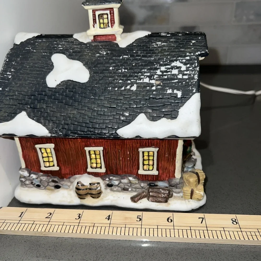 Holiday Time Christmas Village Country Barn Includes Cord Clear Bulb